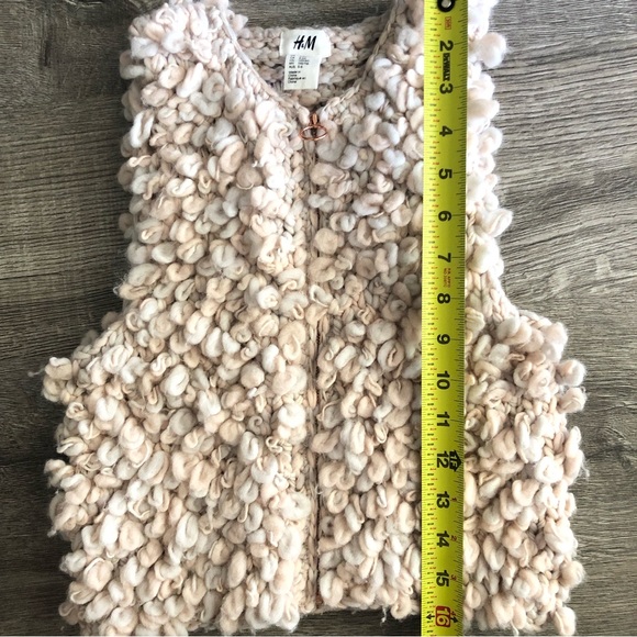H&M Beautiful Knit Sweater Vest - Picture 5 of 6
